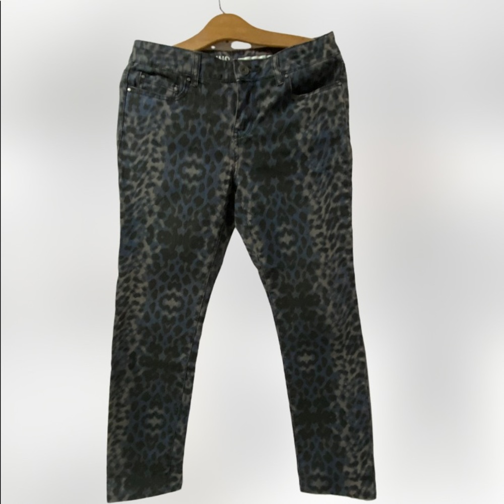 DKNY Jeans-size 8-‎  Leopard Print Jeans            black/tan/blue (J-19)